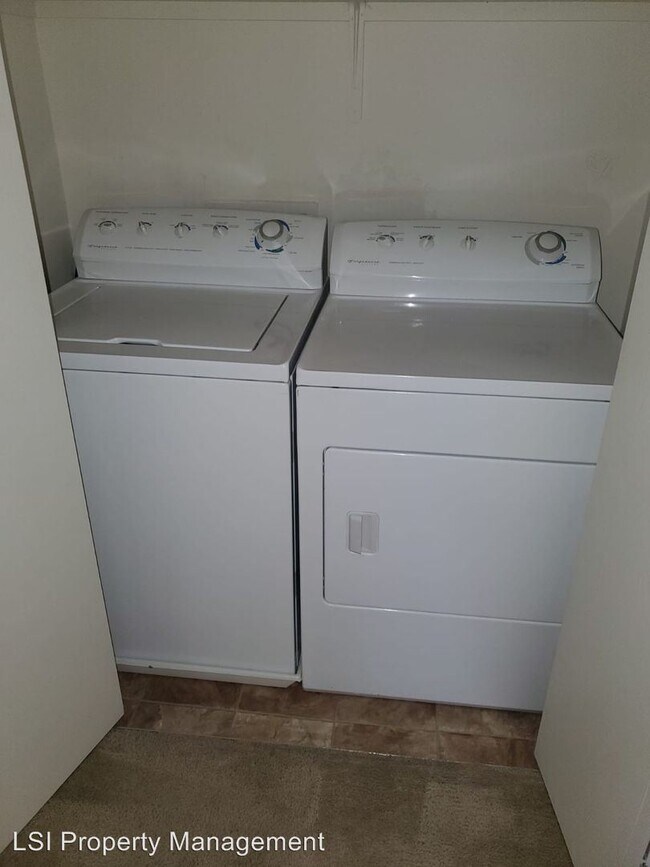 Building Photo - 9050 W Warm Springs Rd