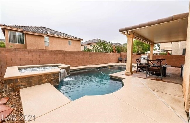 Building Photo - 8450 W Sapphire St