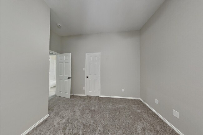 Building Photo - 25810 Palmdale Estate Dr