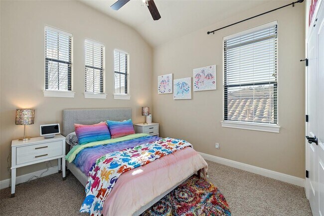 Building Photo - 2216 Gilia Dr