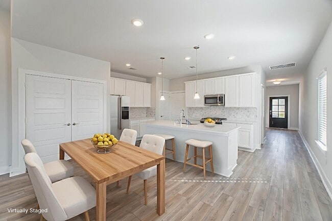 Building Photo - 10627 Whitejacket