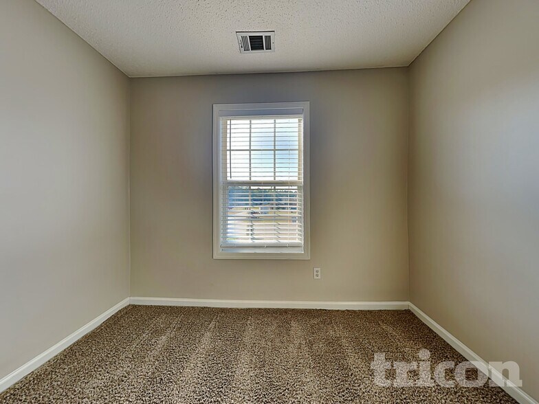 Building Photo - 63 Cliff View Dr