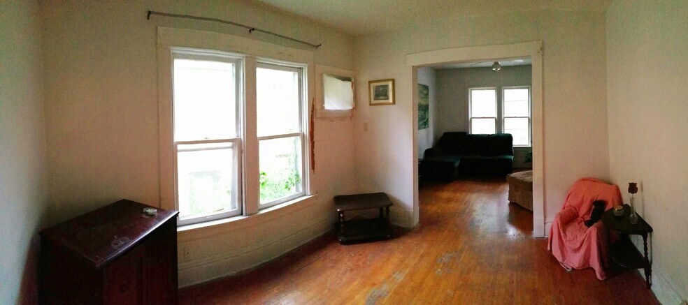 Building Photo - 219 4th Ave S