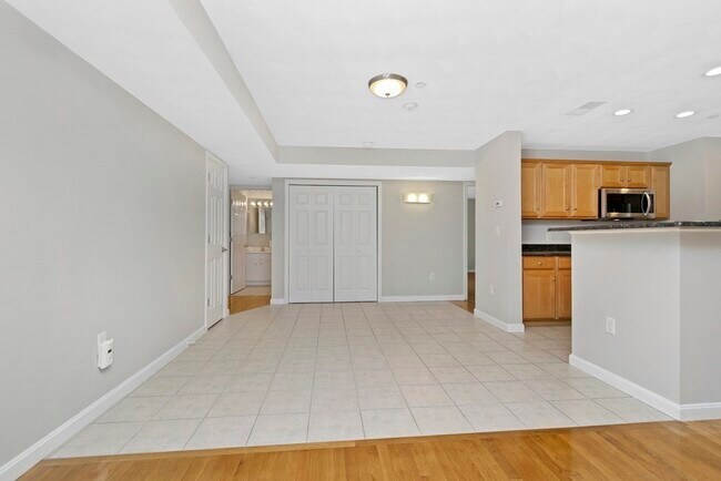 Building Photo - 260 Main St