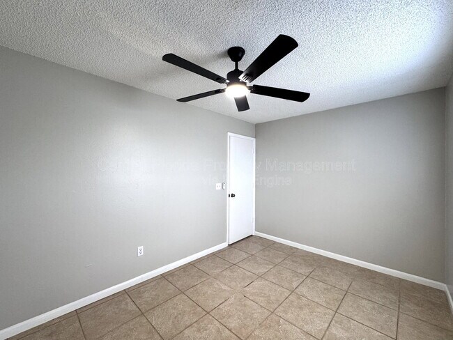 Building Photo - 563 Fort Smith Blvd