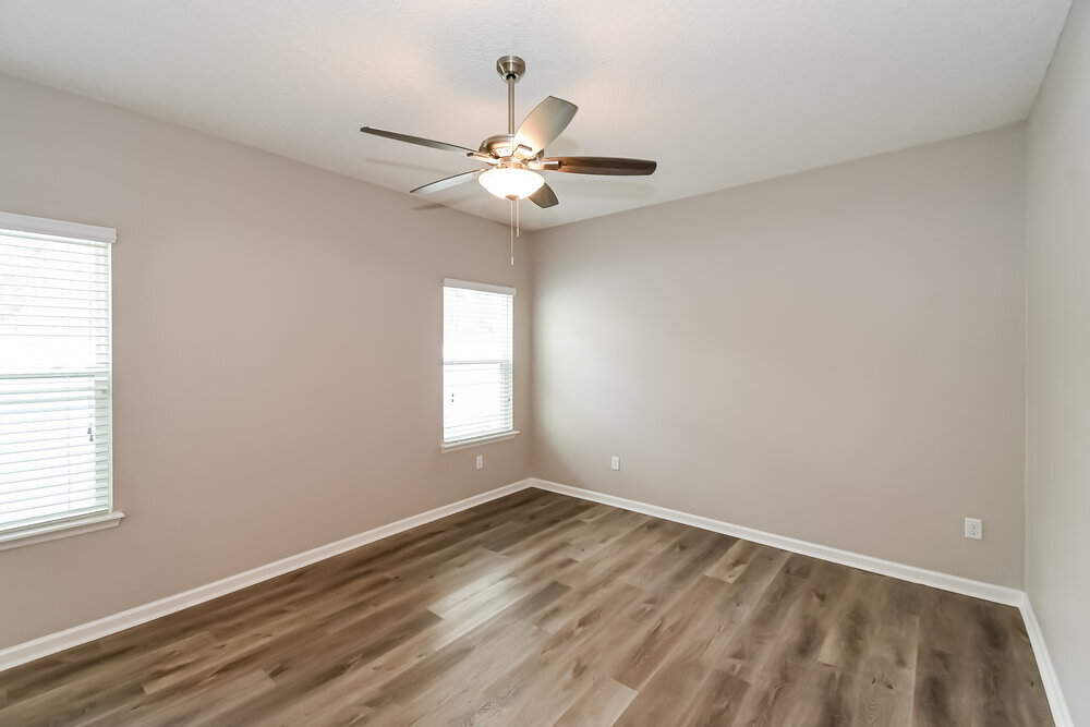 Building Photo - 11085 Haws Ln
