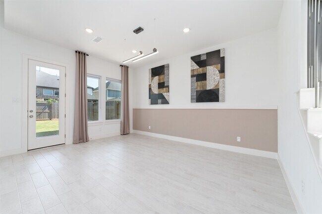 Building Photo - 32018 Crested Knl Ct