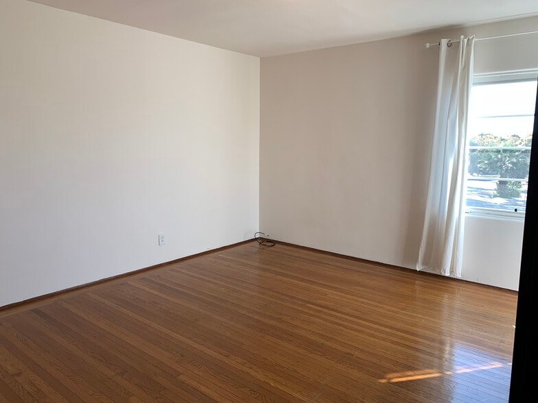 Bedroom - 1903 Sacramento St