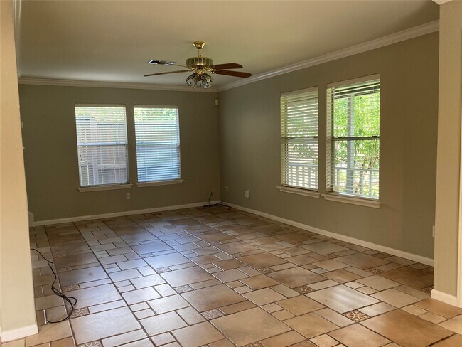 Building Photo - 4708 Park Dr