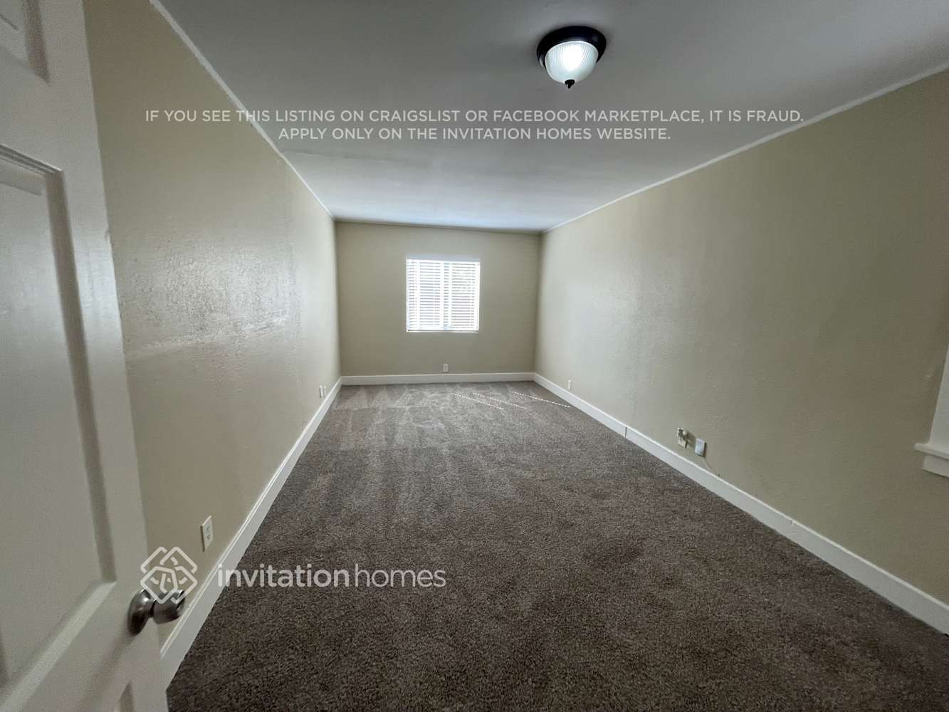 Building Photo - 2627 S Dunsmuir Ave