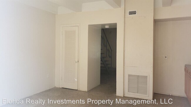 Building Photo - 825 E University Blvd