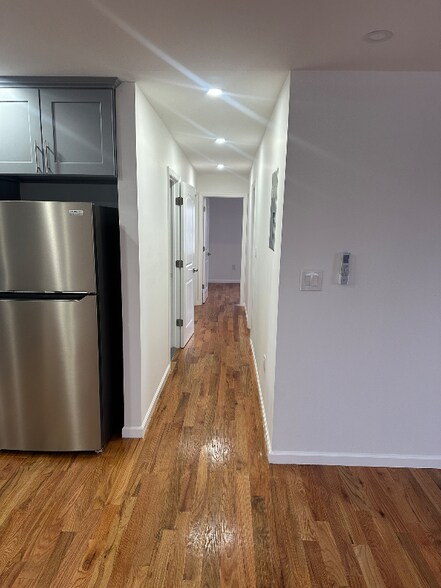 Building Photo - 148-18 Huxley St