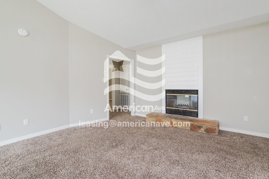 Building Photo - 5944 Laguna Dr