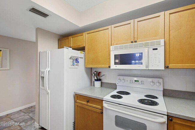Building Photo - 5300 S Atlantic Ave