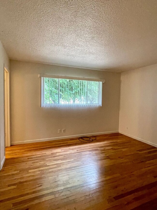 Building Photo - 3474 Nicolet Ln