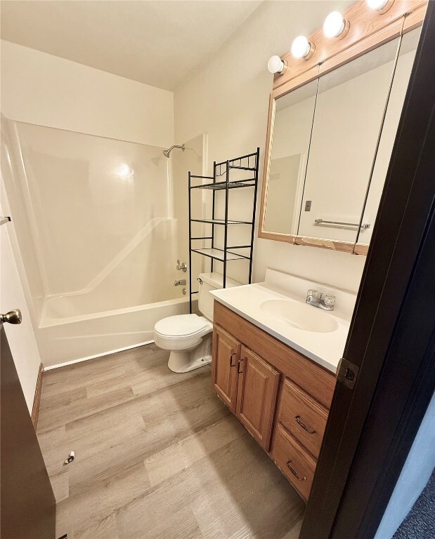 Building Photo - 814 White Oak Dr