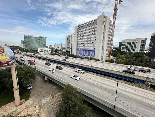 Building Photo - 1350 NW 8th Ct