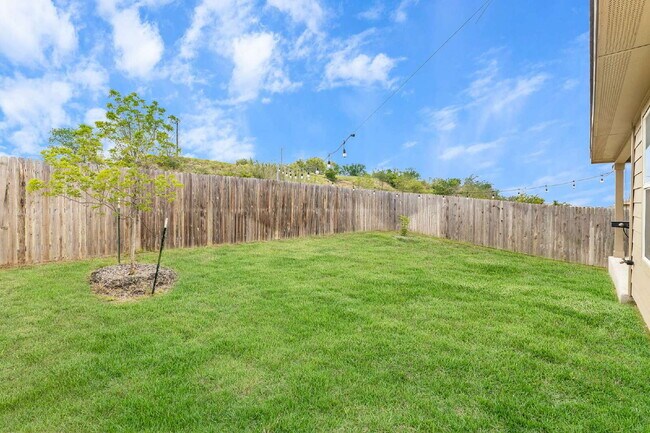 Building Photo - 6430 Greensleeves