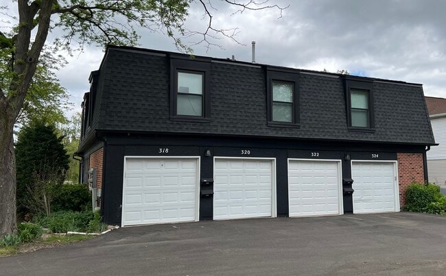 Building Photo - 320 W Inverrary Ln