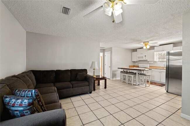 Building Photo - 15509 Casey Rd