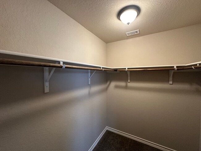 Building Photo - Town home for rent