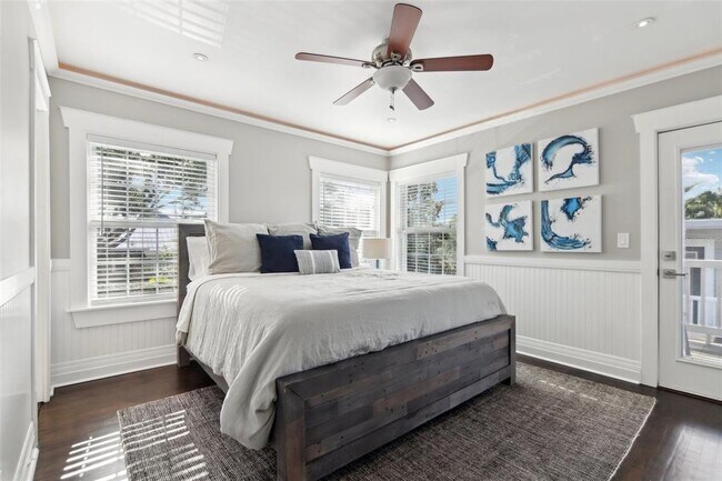 Building Photo - 157 9th Ave N