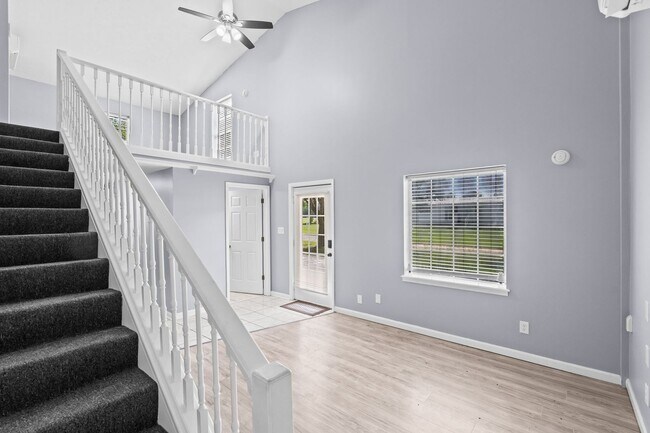 Building Photo - Charming Conway Loft Home – Quiet Country Living!