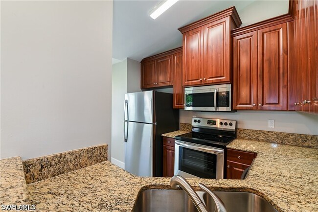 Building Photo - 929 SW 31st St