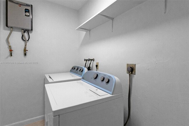 Building Photo - 4165 SW 85th Ave