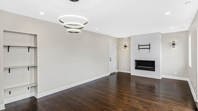 Building Photo - Stylish 2 Bed / 2 Bath Condo in Historic K...
