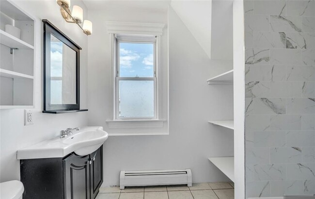 Building Photo - 425 Hancock Pl