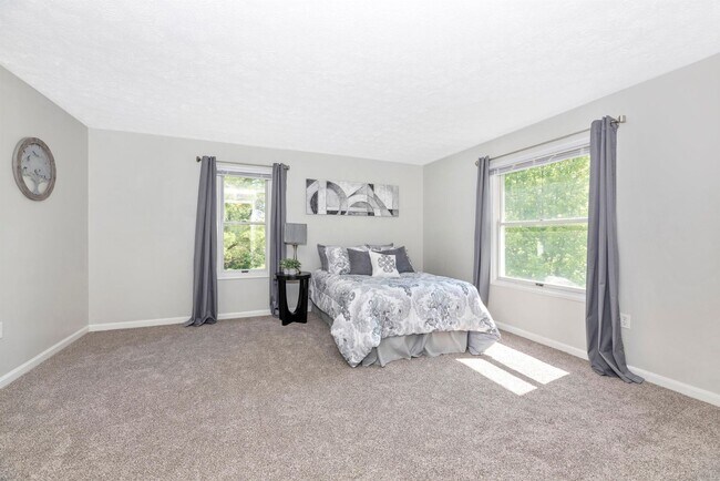 Building Photo - Condo Close to Downtown Frederick