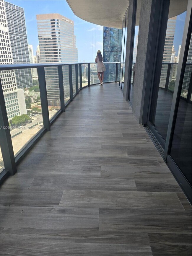 Building Photo - 801 S Miami Ave