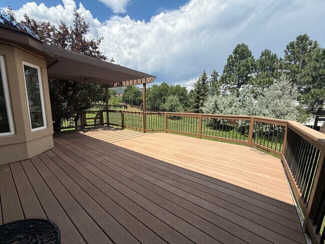 Building Photo - 5BD/4BA/3 car garage w Flat Yard Cheyenne ...
