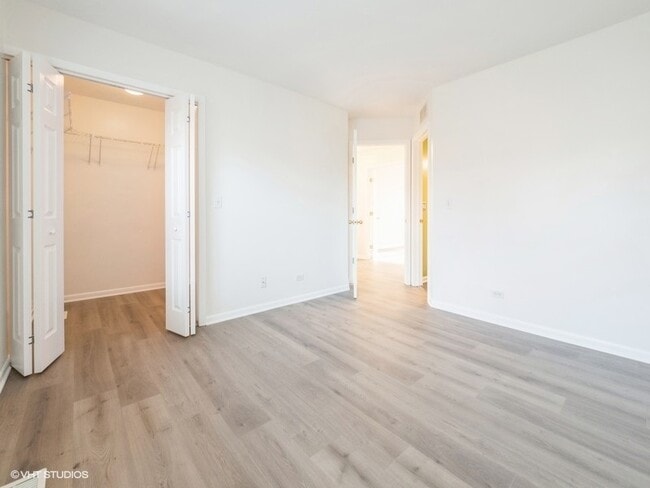 Building Photo - 140 Crescent Ln