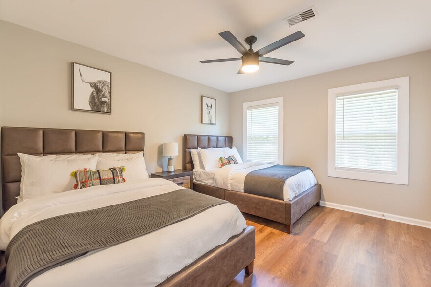 Building Photo - 455 Cove Dr NE