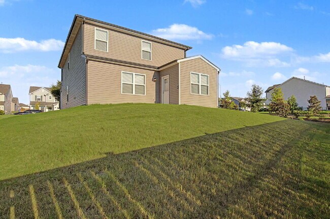 Building Photo - Spacious 4-Bedroom Home w/ Loft