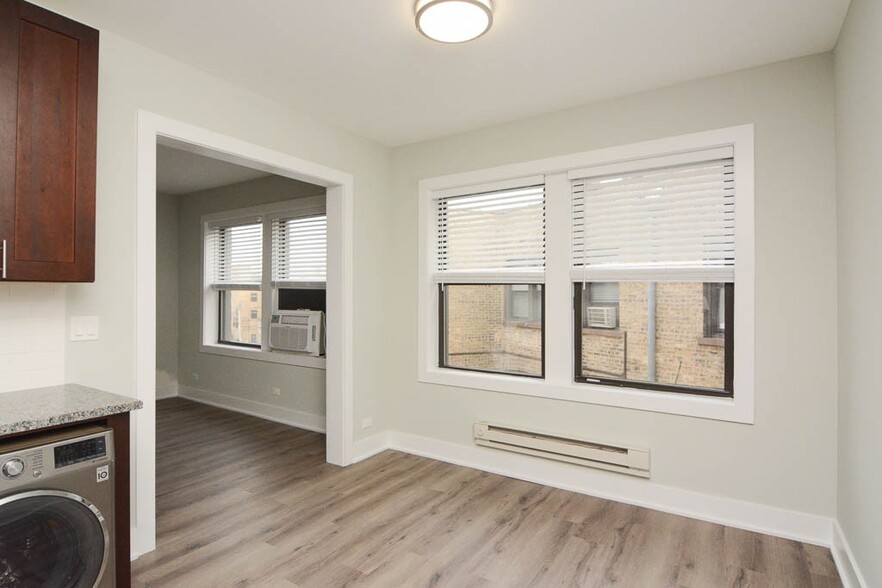 Building Photo - 728 St Johns Ave