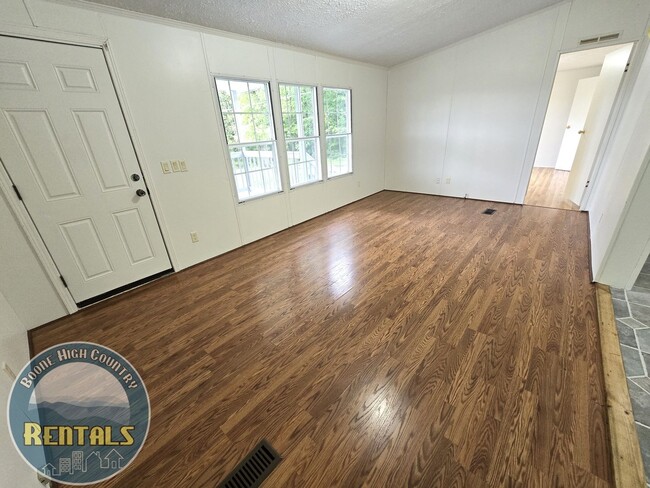 Building Photo - Newly Remodeled 4 Bedroom in Trade, TN