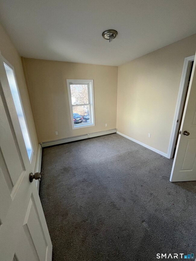 Building Photo - 412 S Main St