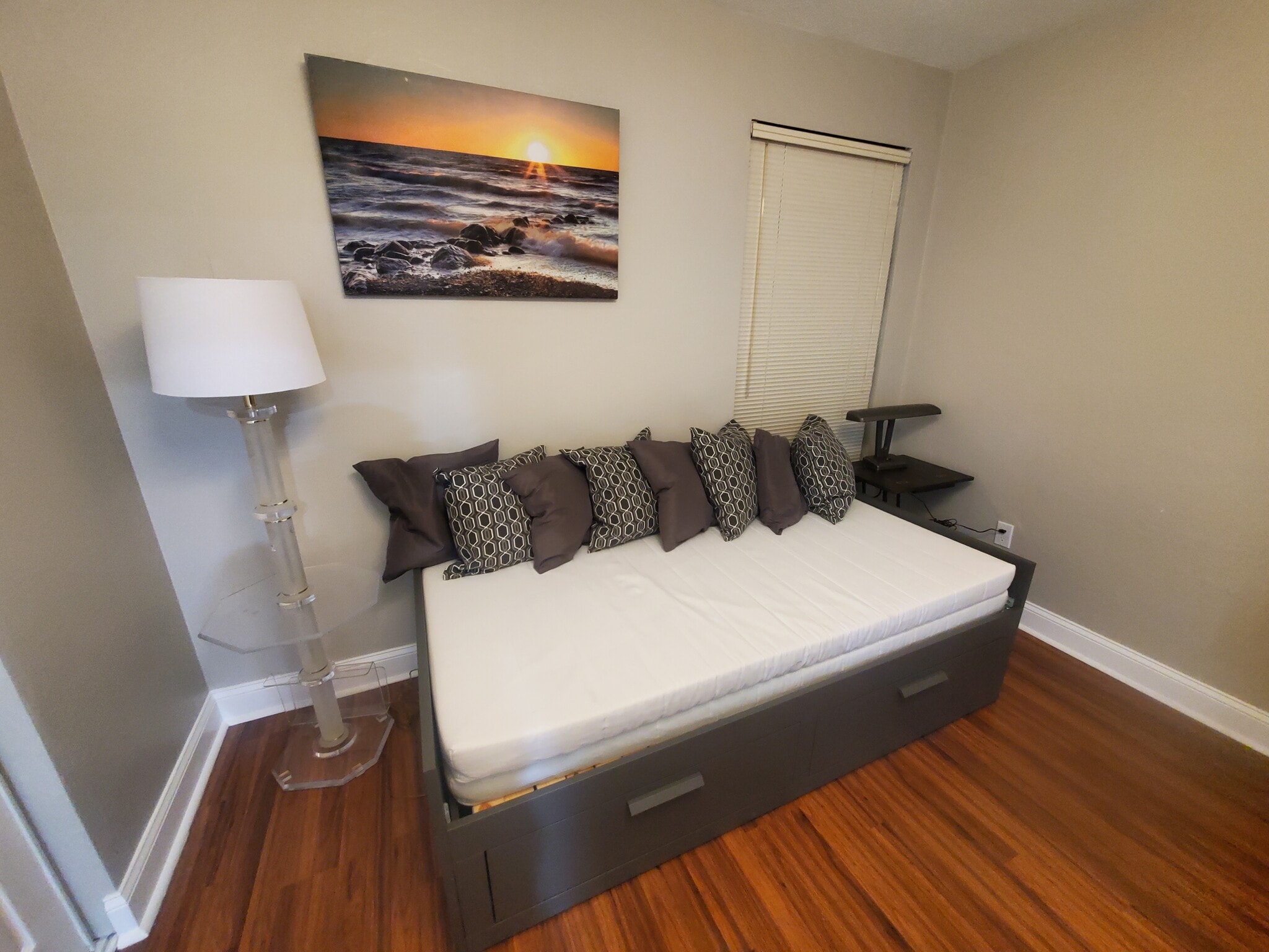 Building Photo - 3568 Boca Ciega Dr