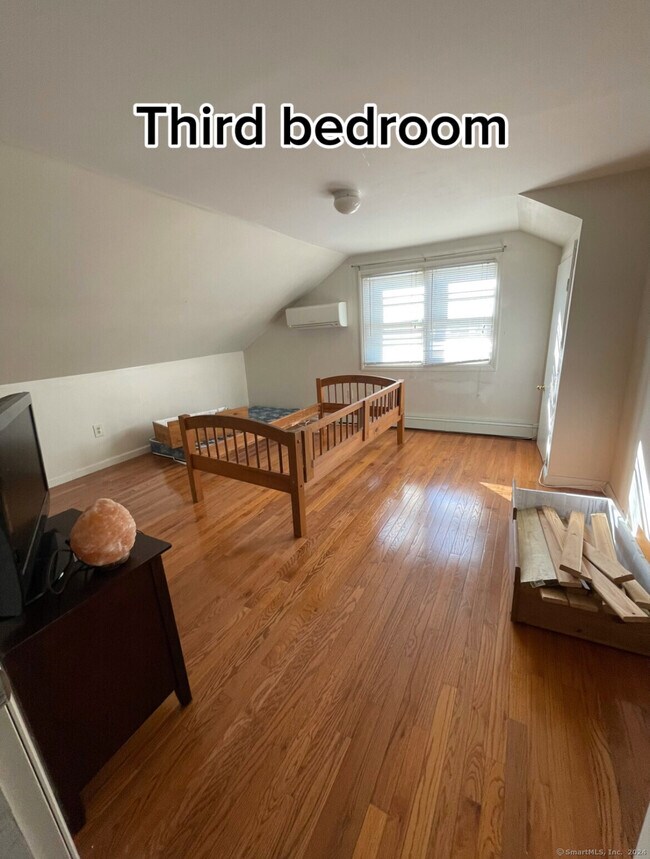 Building Photo - 325 Pasadena Pl