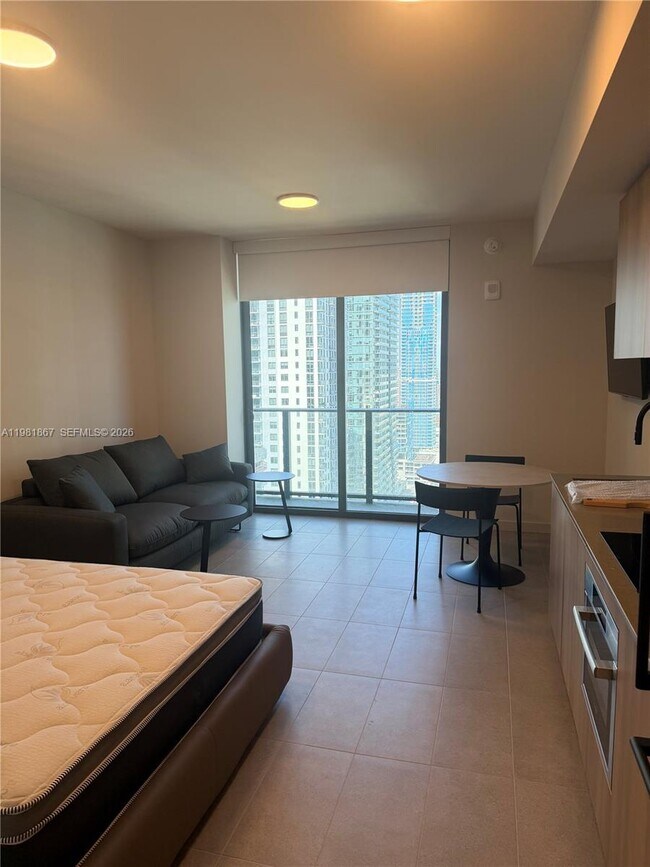 Building Photo - 121 NE 5th St