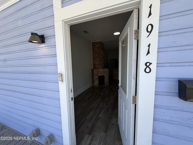 Building Photo - 1918 Redell St