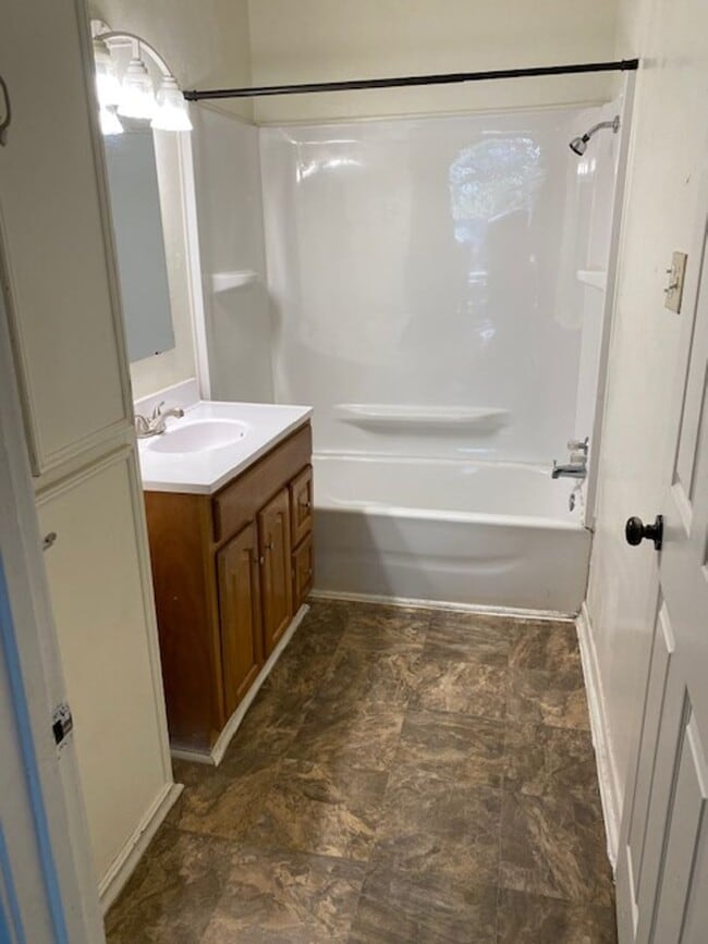 Building Photo - December Move In