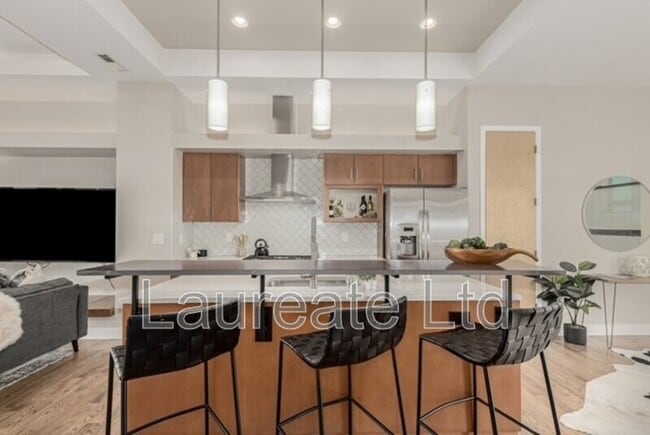 Building Photo - 3207 Shoshone St