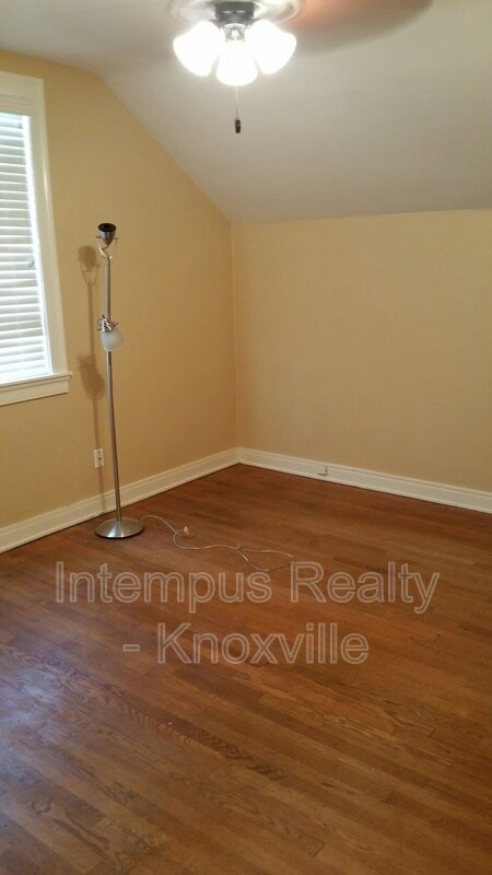 Building Photo - 2103 Fairmont Blvd