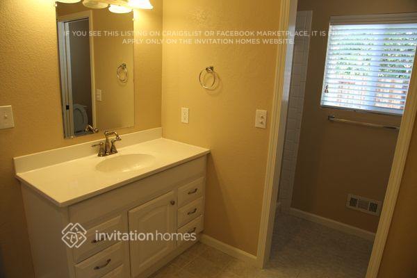 Building Photo - 2308 Wildwood Ct