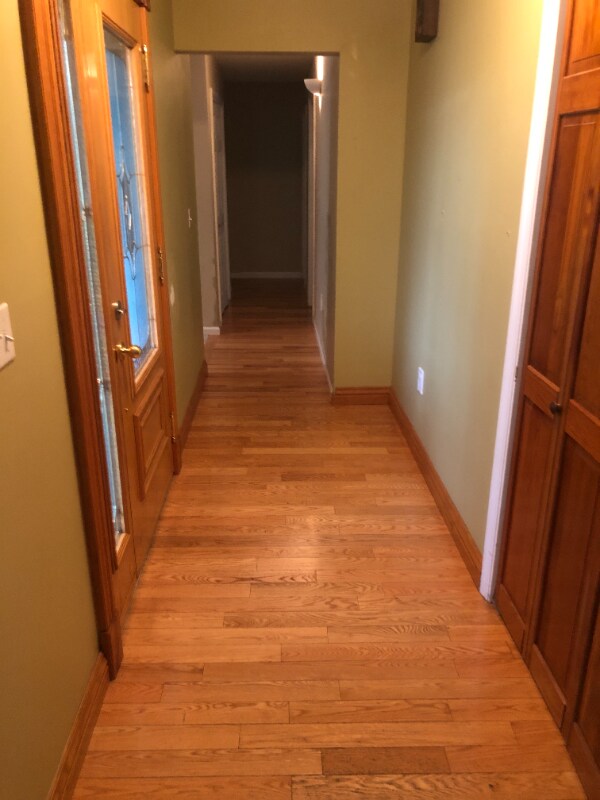 Building Photo - 559 Malletts Bay Ave