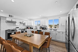 Building Photo - 3430 Walton Ave